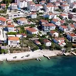 Vagabundo - Newly Renovated, 100m From Beach, Pool & Breakfast Hotel 4*