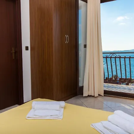 アパートホテル Katarina オクルグ・ゴルニ