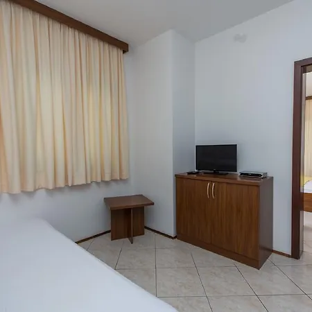 アパートホテル Katarina