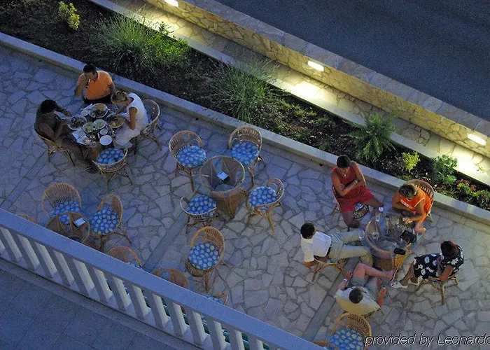 Vagabundo - Newly Renovated, 100m From Beach, Pool & Breakfast Hotell