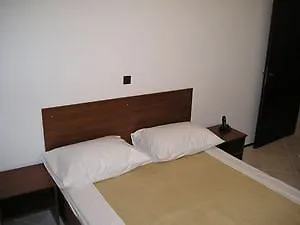 Vagabundo - Newly Renovated, 100m From Beach, Pool & Breakfast Hotell