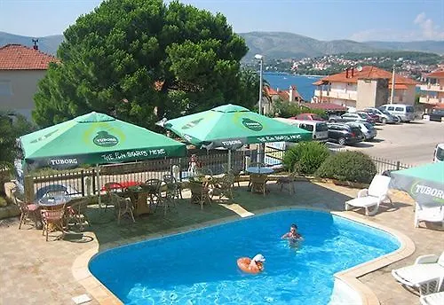 Hotell Vagabundo - Newly Renovated, 100m From Beach, Pool & Breakfast 4*