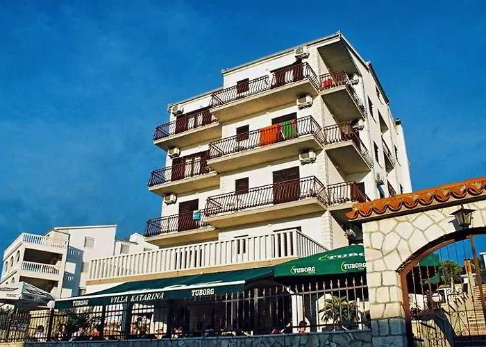 Hotell Vagabundo - Newly Renovated, 100m From Beach, Pool & Breakfast Trogir