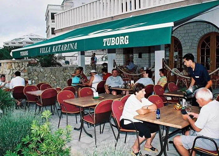 Vagabundo - Newly Renovated, 100m From Beach, Pool & Breakfast 4* Trogir
