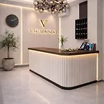 Vagabundo - Newly Renovated, 100m From Beach, Pool & Breakfast 4*