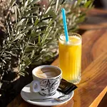 Hotel Vagabundo - Newly Renovated, 100m From Beach, Pool & Breakfast 4*