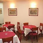 Vagabundo - Newly Renovated, 100m From Beach, Pool & Breakfast Szálloda