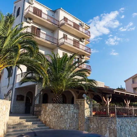 Katarina 3* Okrug Gornji