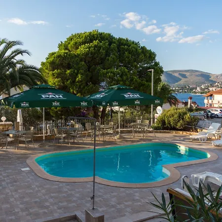 Apart-hotel Katarina 3*