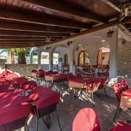 Apart-hotel Katarina 3*