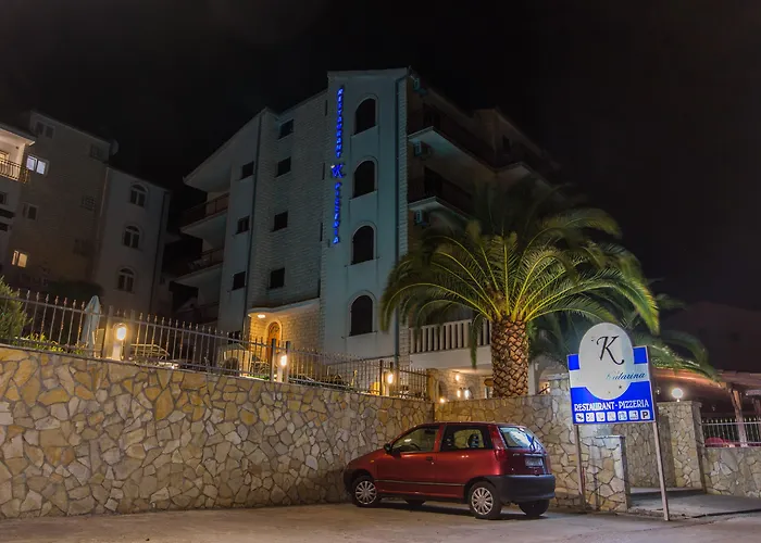 Vagabundo - Newly Renovated, 100m From Beach, Pool & Breakfast Hotel