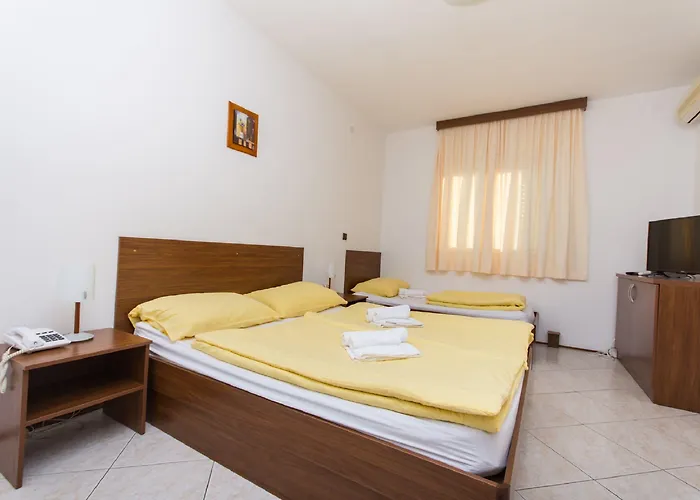 Vagabundo - Newly Renovated, 100m From Beach, Pool & Breakfast Hotel Traù