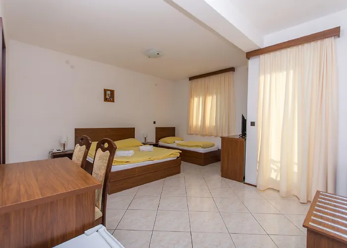 Vagabundo - Newly Renovated, 100m From Beach, Pool & Breakfast 4*