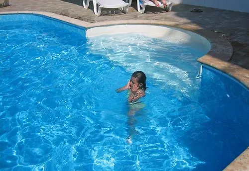 Vagabundo - Newly Renovated, 100m From Beach, Pool & Breakfast Traù