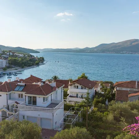 Vagabundo - Newly Renovated, 100m From Beach, Pool & Breakfast Szálloda