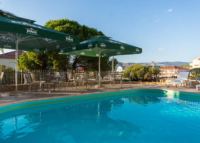 Vagabundo - Newly Renovated, 100m From Beach, Pool & Breakfast Szálloda 4*