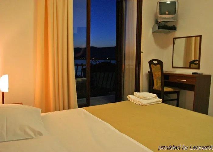 Szálloda Vagabundo - Newly Renovated, 100m From Beach, Pool & Breakfast 4*