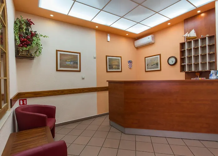 Vagabundo - Newly Renovated, 100m From Beach, Pool & Breakfast 4*