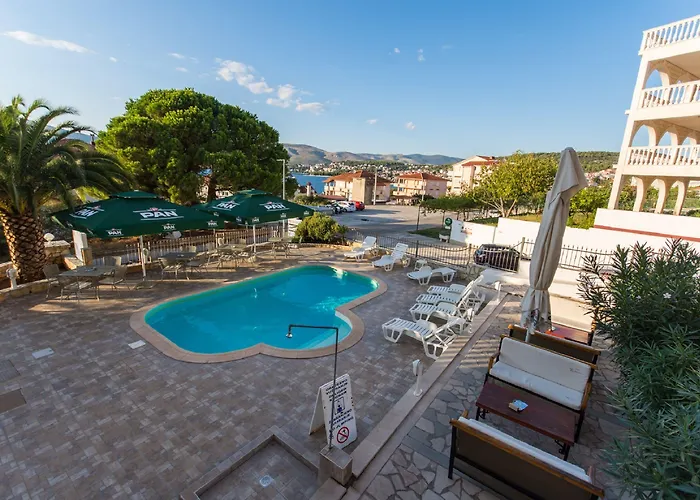 Vagabundo - Newly Renovated, 100m From Beach, Pool & Breakfast 4*