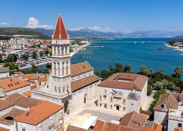 Vagabundo - Newly Renovated, 100m From Beach, Pool & Breakfast