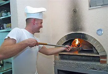 Vagabundo - Newly Renovated, 100m From Beach, Pool & Breakfast Szálloda 4*