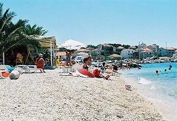 Vagabundo - Newly Renovated, 100m From Beach, Pool & Breakfast Szálloda Trogir