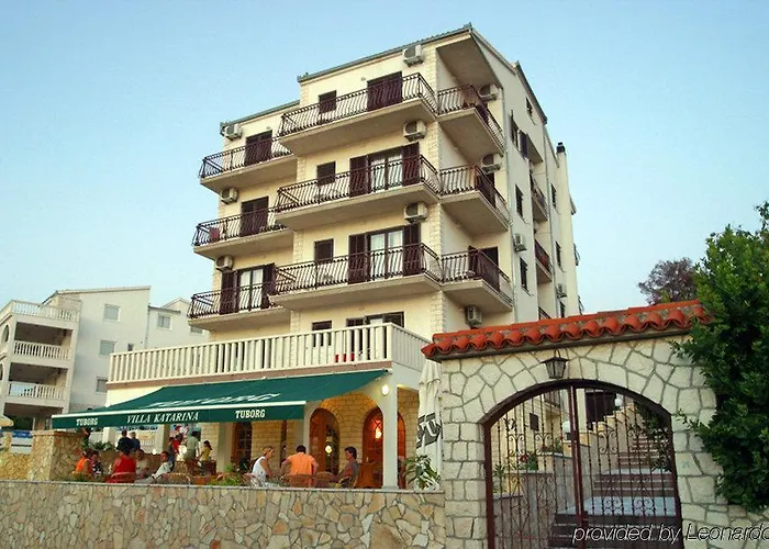 Vagabundo - Newly Renovated, 100m From Beach, Pool & Breakfast Szálloda 4*