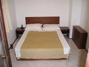 Szálloda Vagabundo - Newly Renovated, 100m From Beach, Pool & Breakfast