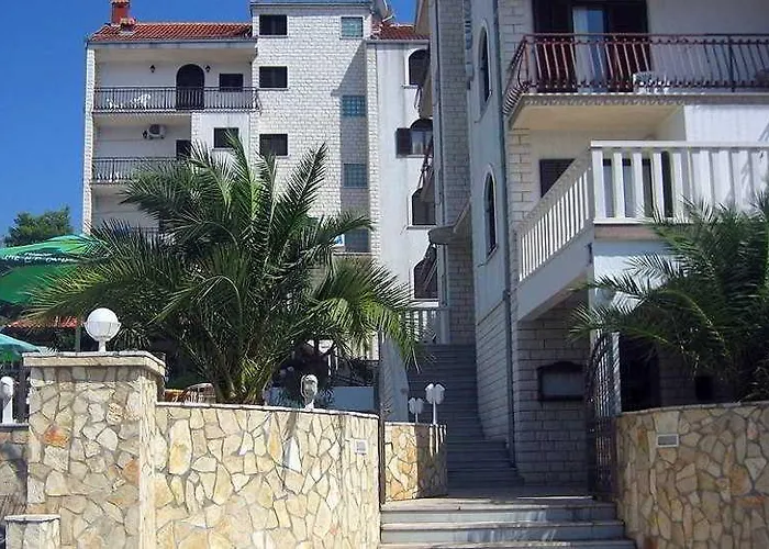 Vagabundo - Newly Renovated, 100m From Beach, Pool & Breakfast Szálloda